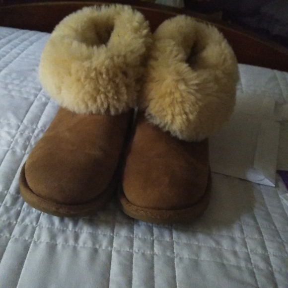 UGGs boots - Picture 1 of 4